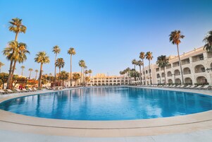 2 piscinas al aire libre