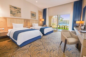 Premium Room | Minibar, in-room safe, desk, soundproofing