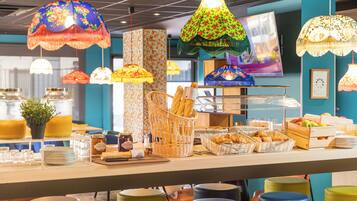 Daily buffet breakfast (EUR 7.5 per person)