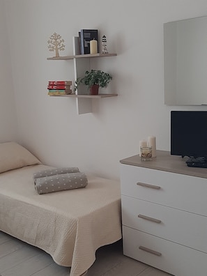 1 bedroom, iron/ironing board