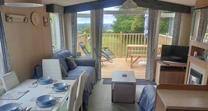 Cholwell 3-bed Lodge - Sleeps 6 - Pet Friendly