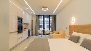 1 Schlafzimmer, laptopgeeigneter Arbeitsplatz, Bügeleisen/Bügelbrett