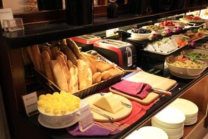 Colazione a buffet, servita tutte le mattine (120000 VND a persona)