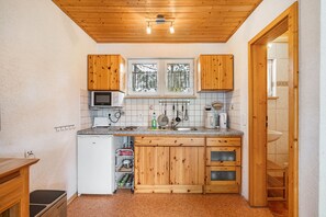 Réfrigérateur, micro-ondes, cafetière/bouilloire