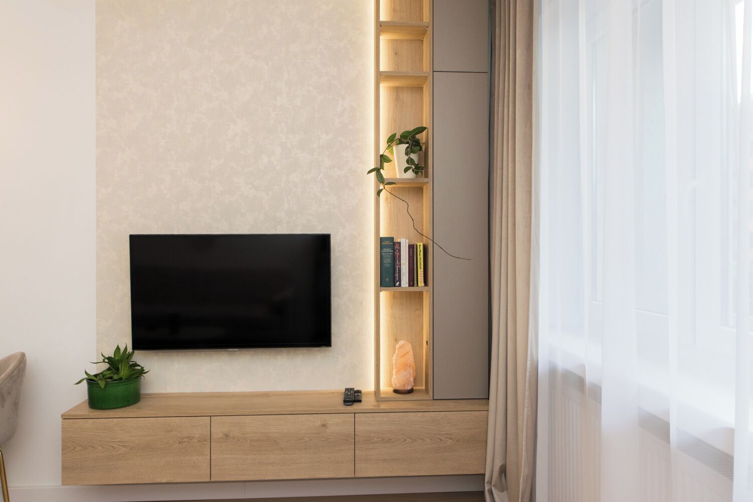 Iron/ironing board, free WiFi