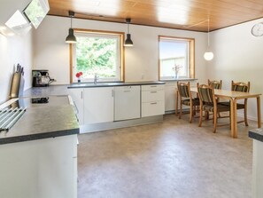 Réfrigérateur, micro-ondes, lave-vaisselle