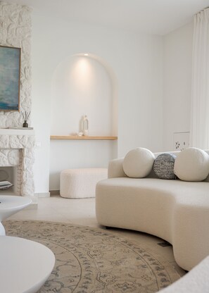 Deluxe Apartment, Balcony, City View | Living area | 65-inch Smart TV with digital channels, Netflix, streaming services - Arche Residence Glyfada (Glyfada)