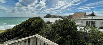 Waiwhare On The Beach (beachfront property with direct beach access)