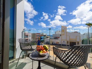 Outdoor dining - Beachfront House in Telde Near Playa Melenara (Telde)