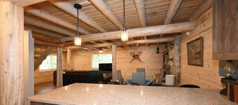 New Listing Sleeps 8 25 Mins to Yellowstone