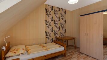 2 bedrooms, WiFi, bed sheets