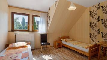 2 bedrooms, WiFi, bed sheets