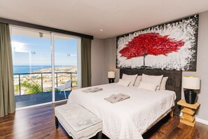 4 quartos, escrivaninha, ferros/tábuas de passar roupa, Wi-Fi