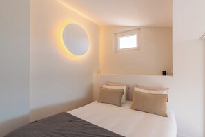 2 bedrooms, desk, free WiFi, bed sheets