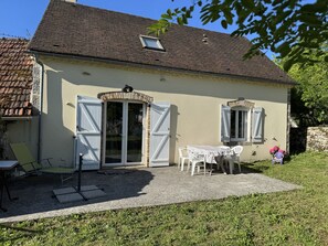 Outdoor dining - Charmante maison à PADIRAC (Padirac)