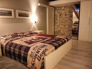 2 Schlafzimmer, Schreibtisch, kostenloses WLAN, Bettwäsche