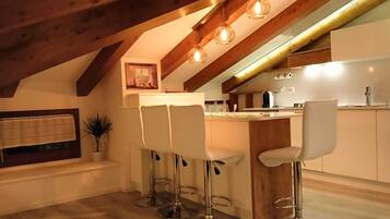 Réfrigérateur, four, plaque de cuisson, lave-vaisselle