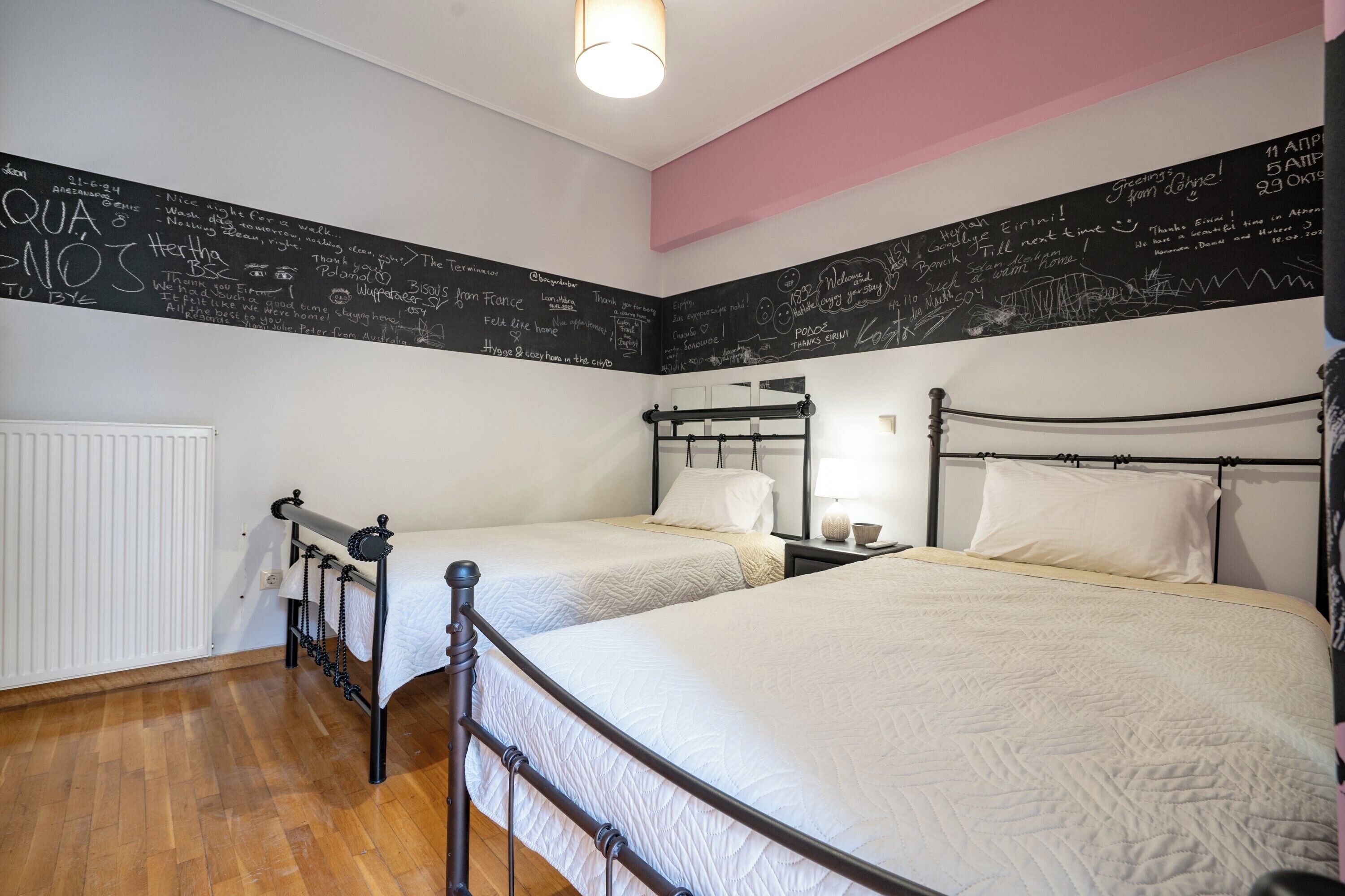 2 chambres, fer et planche à repasser, Wi-Fi, draps fournis