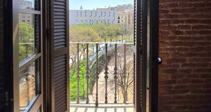 Bright & Cozy Stay in the Heart of Barcelona