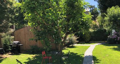 Studio indépendant + jardin. 5 min à pied de Jardy, 15 min la Défense en train.