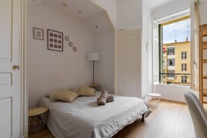 1 quarto, Wi-Fi de cortesia, roupa de cama
