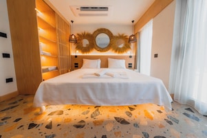 Ropa de cama de alta calidad y minibar