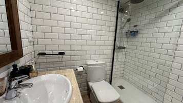 Doccia, asciugacapelli, asciugamani