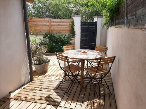 Maison type T2 avec petit terrain attenant , très sympa.