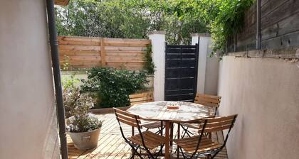 T2 house with small adjoining plot, very nice.