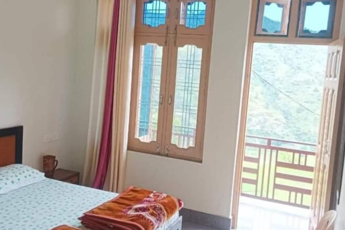 Classic Double Room, Balcony, Mountain View
