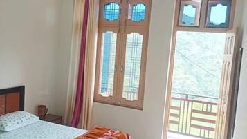 Classic Double Room, Balcony, Mountain View | Free WiFi, bed sheets