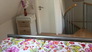 1 多间卧室、熨斗/熨衣板、WiFi、床单