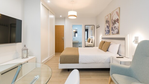 1 bedroom, iron/ironing board, individually furnished - Stylish Retreat in La Isleta (Las Palmas de Gran Canaria)