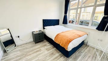 4 bedrooms, iron/ironing board, free WiFi, bed sheets
