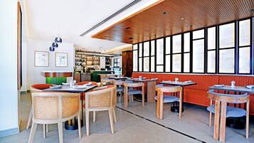 Desayuno continental incluido todos los días