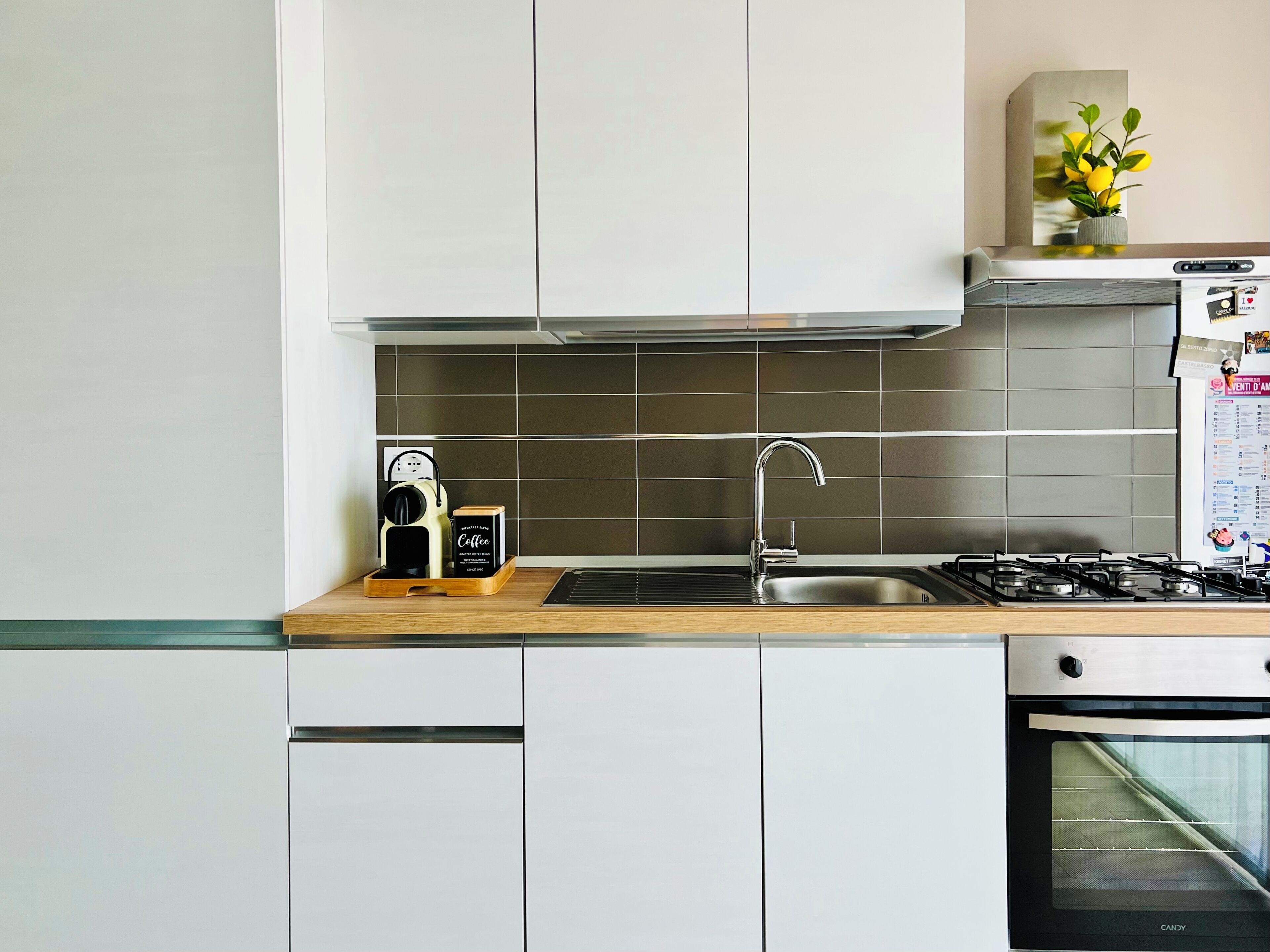 Geladeira, fogão, cooktop, lava-louças