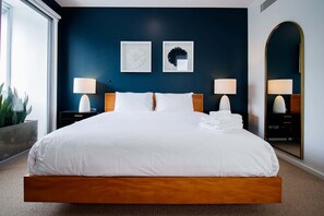 3 habitaciones, escritorio, tabla de planchar con plancha y wifi 