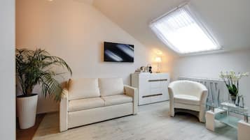 Chambre Double Confort | Espace de travail pour ordinateur portable, lits pliants/supplémentaires