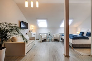 Chambre Confort double | Espace de travail pour ordinateurs portables, lit d’appoint (supplément)