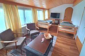 3 dormitoris, planxa i posts de planxar, wifi gratuïta i roba de llit 