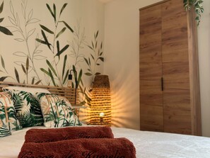 2 bedrooms, free WiFi, bed sheets - Charming holiday home for 4-6 people with terrace and barbecue in Chagey (Chagey)