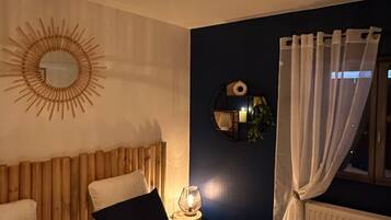 2 多间卧室、免费 WiFi、床单