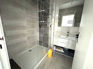 Bathroom - 6-person apartment with balcony and parking, sea view (Argelès-sur-Mer)