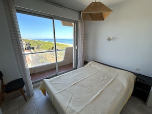 2 bedrooms - 6-person apartment with balcony and parking, sea view (Argelès-sur-Mer)