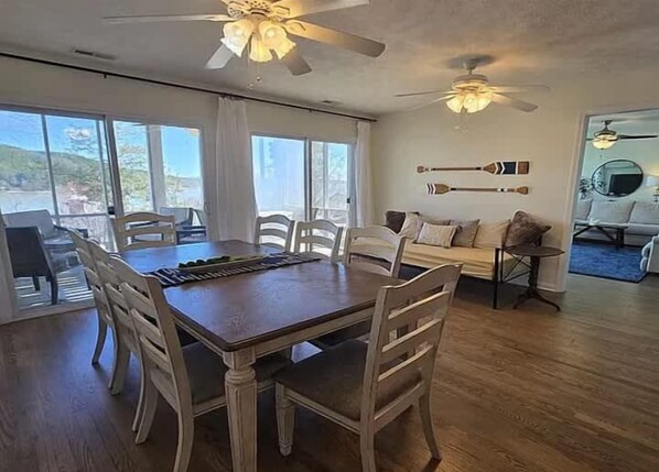 TV - House # 22 Rolling Tide Lake View (Leesburg)