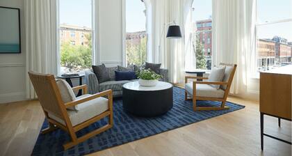 The Docent's Collection at 178 Middle Street