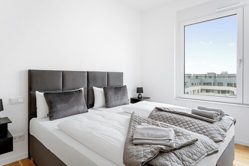 Wunderschöne 3-Zimmer Wohnung ETRO I Mercedes I Balkon I Familie I AC möglich