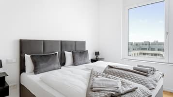 2 bedrooms, desk, travel crib, WiFi (free)