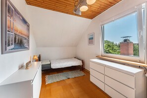 1 bedroom, WiFi, bed sheets
