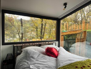 1 chambre, fer et planche à repasser, draps fournis